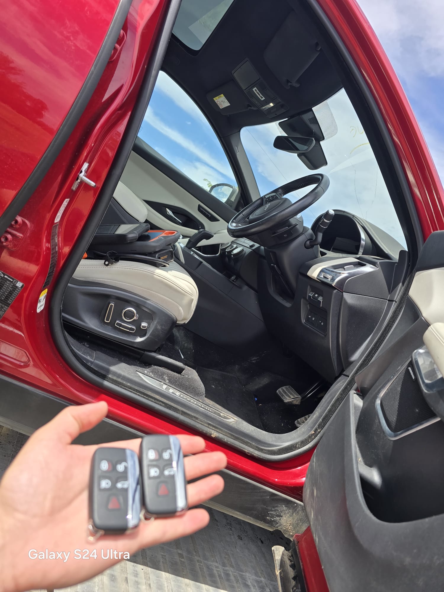 Range Rover smart keys programmed by mobile auto locksmith